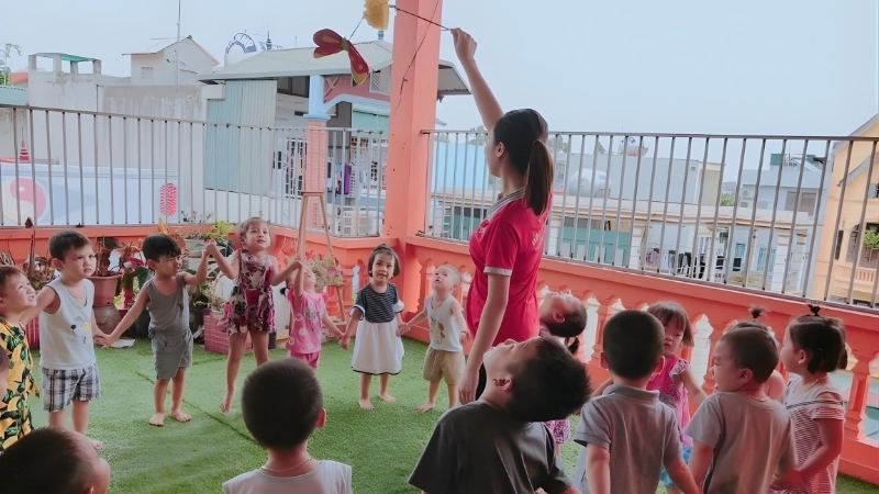 Chuẩn bị trước khi chơi trò chơi bắt bướm