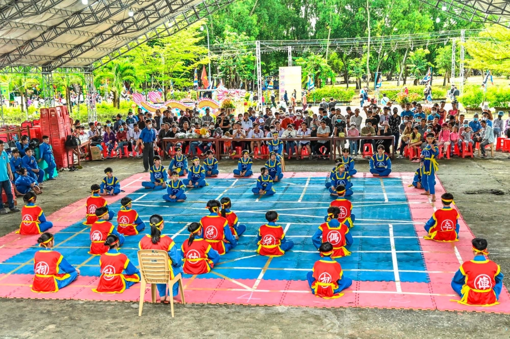 Nguồn gốc cờ người gắn với sinh hoạt làng quê