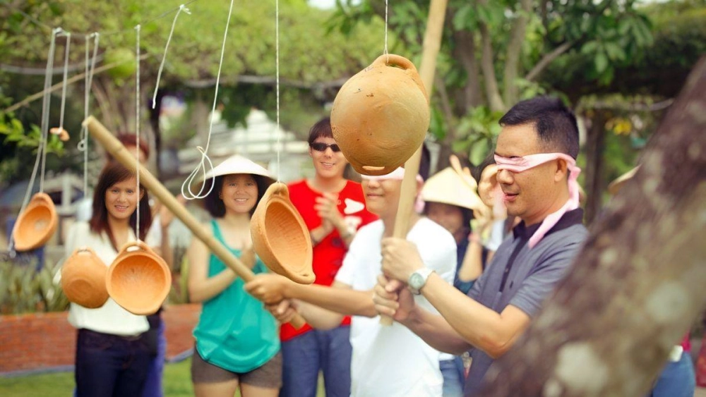 Cách chơi đập niêu đất đơn giản vui nhộn dễ hiểu