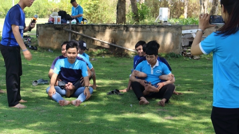 Không khí đua thuyền trên cạn bốc lửa và tràn đầy năng lượng của các vận động viên