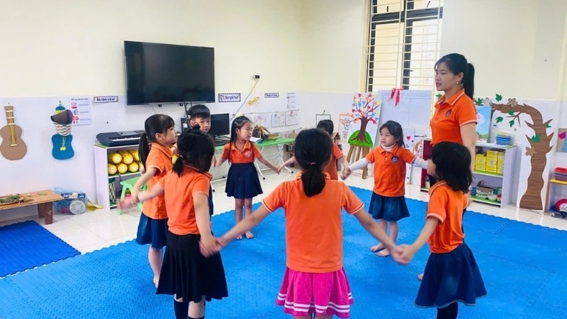 Bé vận động linh hoạt với cách tổ chức trò dung dăng dung dẻ