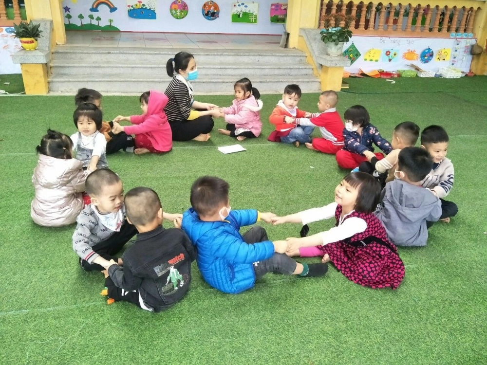 Hình ảnh thực tế trò chơi dân gian mộc mạc thân quen