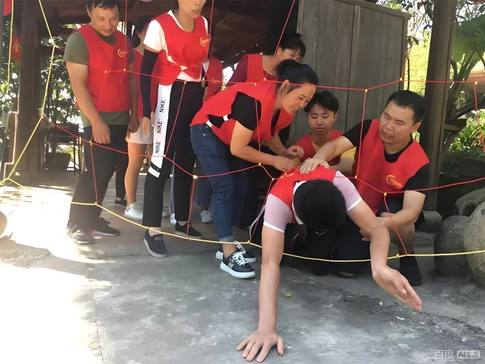 Trò chơi khéo léo mạng nhện độc là dịp để các cô nàng diện đồ street style sành điệu