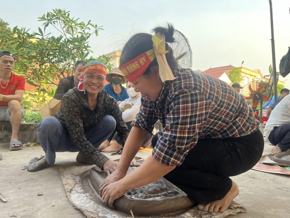 Nguồn gốc trò chơi pháo đất gắn với sinh hoạt nông thôn
