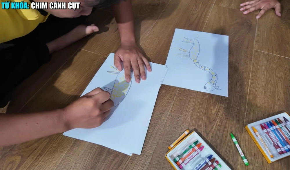 Trò chơi vẽ truyền tay team building đầy sáng tạo và kịch tính