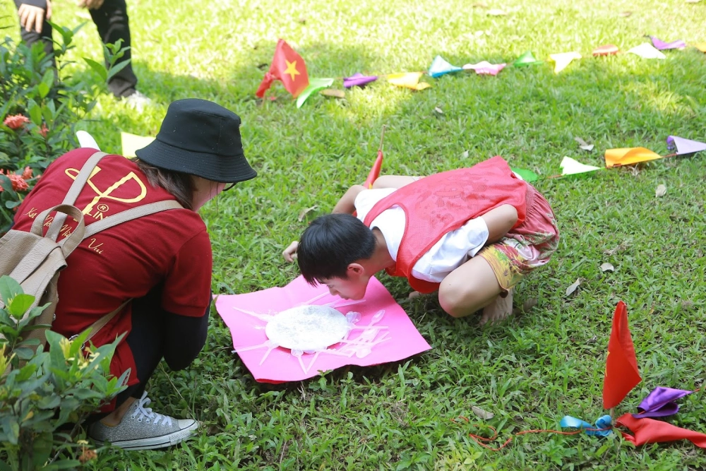 Biến tấu thú vị với trò chơi thổi bột tìm vàng đầy kịch tính trong chương trình gala dinner