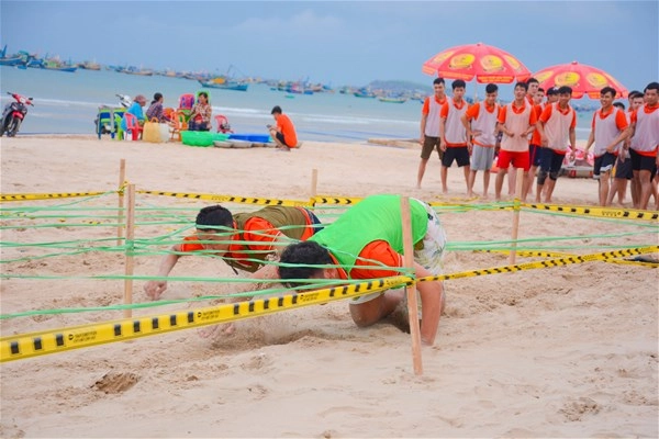 Những mô hình nhà hơi khổng lồ đầy màu sắc phục vụ cho hoạt động vui chơi ngoài trời