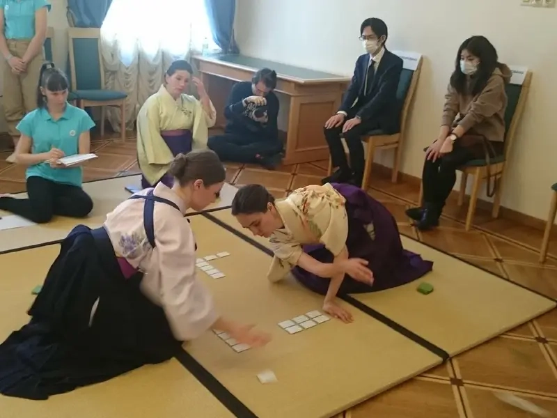 Cách sắp xếp thẻ bài Karuta đúng chuẩn thi đấu