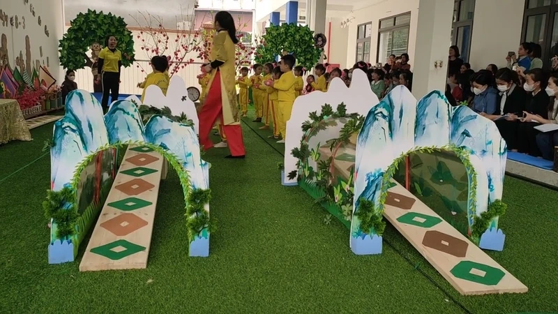 Hướng dẫn cách chơi trò chơi bò qua đường hầm chi tiết 