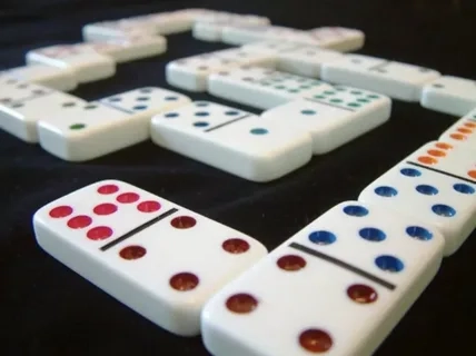 Cách chơi cờ Domino minh họa rõ ràng qua từng lượt