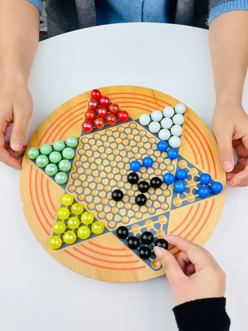 Ván đấu cờ nhảy 2 người kịch tính