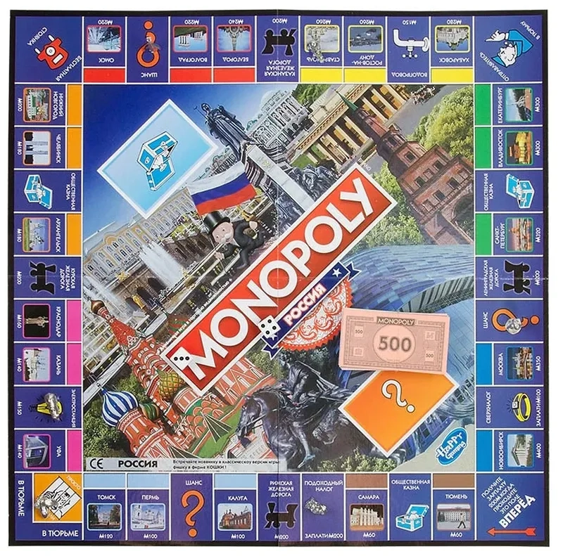 Cả nhà đang chơi Monopoly vui vẻ
