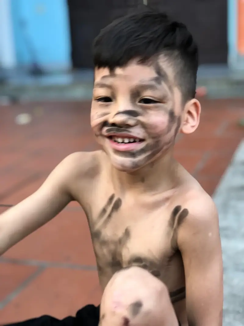 Đánh bài quẹt nhọ nồi giải trí cuối tuần