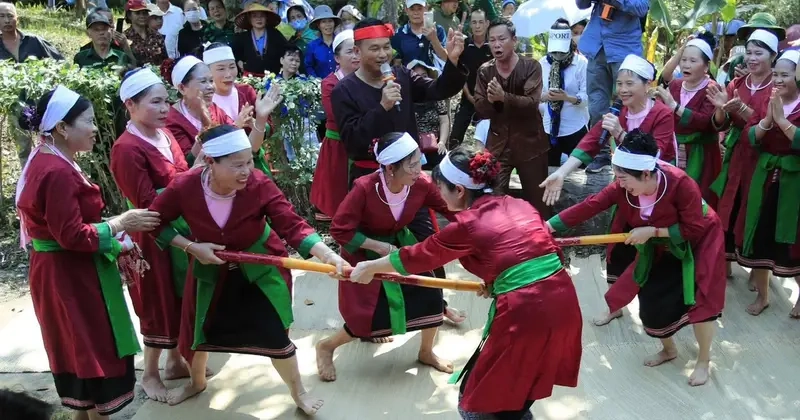 Ý nghĩa đẩy gậy thể hiện tinh thần đoàn kết