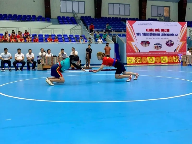 Đẩy Gậy mang tính thi đấu với tinh thần thể thao