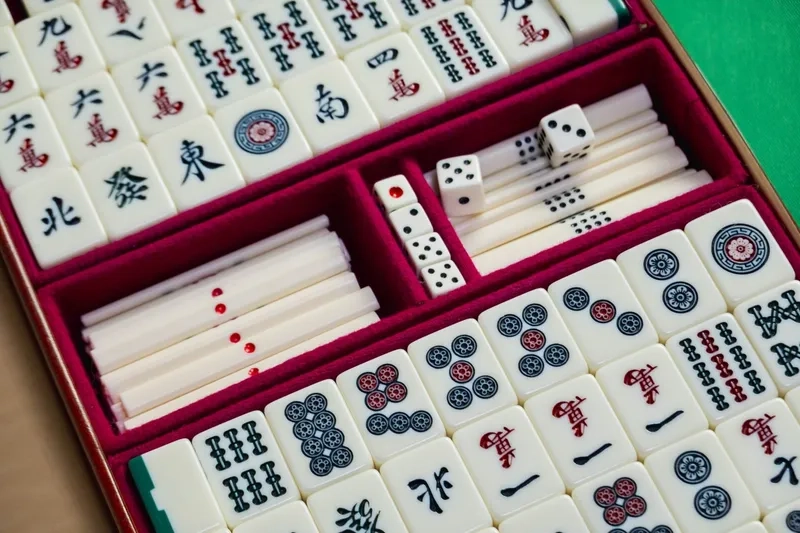 Bộ bàn cờ mạt chược bằng đá cẩm thạch