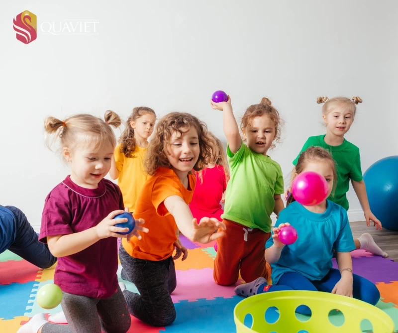 Khuyến khích trò chơi vận động ném bóng vào rổ mỗi ngày