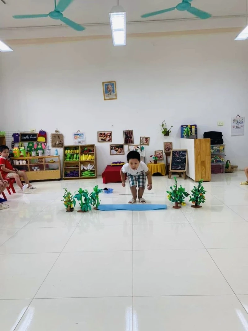 Tổ chức nhảy qua suối cho trẻ em vui nhộn hấp dẫn