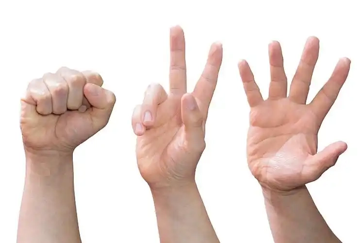 Trò chơi quyết định kéo búa bao nhanh