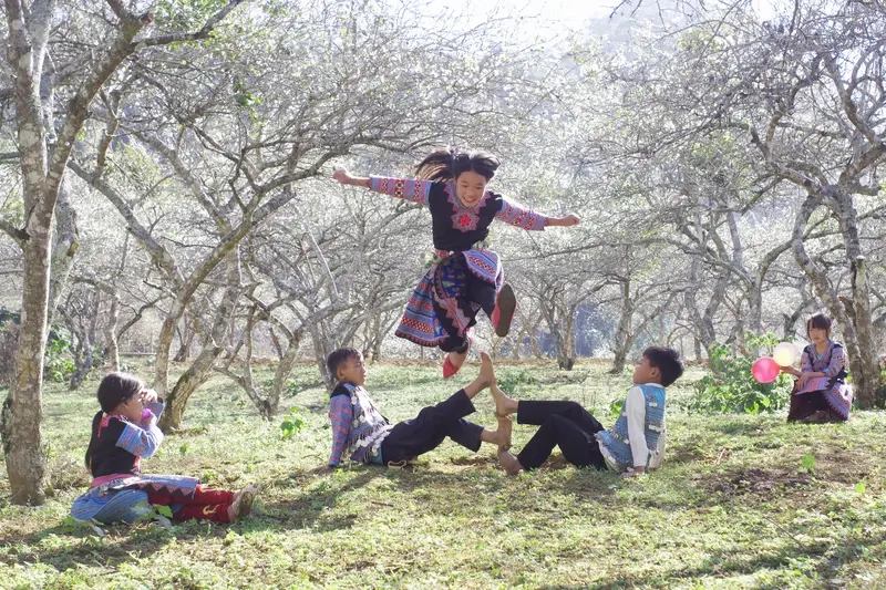 Chơi Trồng Nụ Trồng Hoa cùng bạn bè đầy hứng thú